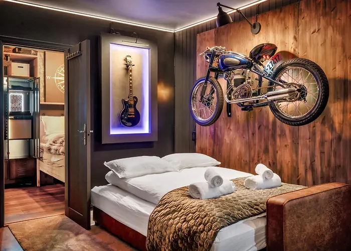 The Arctic Totem - Ice Bear & Sami Winter Garden * Tromsø